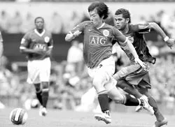 Thắng 3 bàn và vắng gần 36.000 khán giả ảnh 1