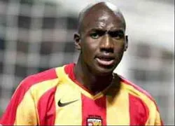 HLV Houllier đề nghị Real mua... Diarra khác ảnh 1