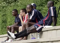 HLV Domenech nổi giận với “dự bị” ảnh 1