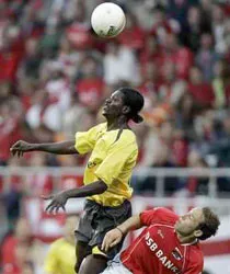 Emmanuel Adebayor: “Chúng tôi không muốn giữ Reyes” ảnh 1