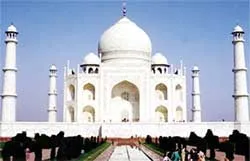 Một loạt nước bị đe dọa đánh bom