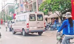 Xe khách phạm luật… trên từng cây số