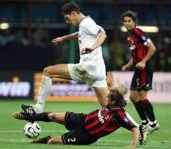 Sao đỏ mong đợi một người hùng! ảnh 1