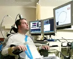 Thiết bị cảm biến cấy ghép cho người tàn tật