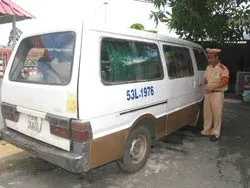 Bắt xe chuyên trấn lột hành khách