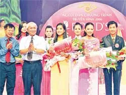 Nguyễn Thị Hồng Phượng đoạt giải Én vàng