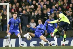 Chiến trường không tiếng súng ảnh 1