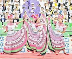 Rực rỡ sắc màu Đông Bắc ảnh 3
