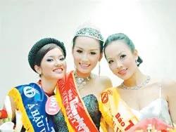 Mai Phương Thúy đăng quang Hoa hậu Việt Nam 2006