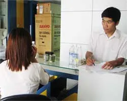 Đổ xô đi kiểm tra mẫu nước