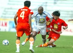 HP.Hà Nội - Đà Nẵng 4-3: Dos Santos giúp chủ nhà ngược dòng ngoạn mục ảnh 1