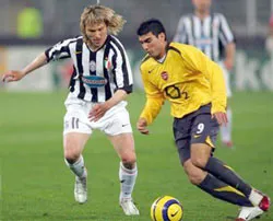 Atletico “giải cứu” Reyes ? ảnh 1