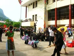 Những lễ hội dân gian xa lạ