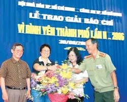 Trao giải báo chí “Vì bình yên thành phố”