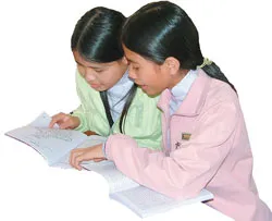 Tặng HS Đắc Nông 11.000 đầu sách
