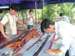 Sản phẩm Làng Cá sấu Hoa Cà xuất ngoại