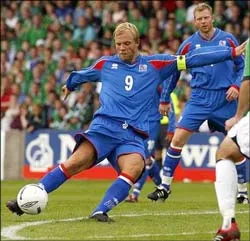 Gudjohnsen: “Tôi hãnh diện khoác áo Barca và tuyển Iceland” ảnh 1