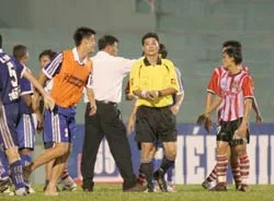 Một số “tiêu điểm” về trọng tài ảnh 1
