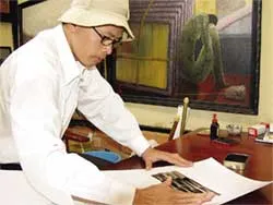 Người vẽ tranh bằng ngón tay trỏ