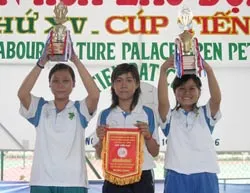 TPHCM và Lào vô địch bộ ba ảnh 1