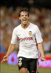 Morientes muốn “chọc thủng” lưới Olympiakos ảnh 1