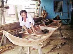 Hai mẹ con bệnh tật không nhà