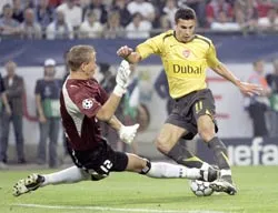 Hamburg – Arsenal 1-2: Chiếc thẻ đỏ làm hỏng trận đấu ảnh 1