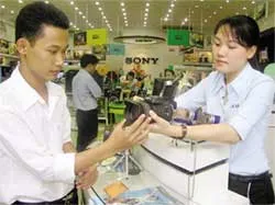 Cuộc đua “giảm giá - tăng chấm”