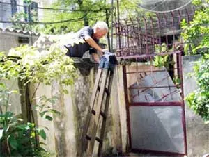 Câu chuyện buồn khi không còn tình hàng xóm