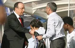 Không phải bạn, cũng chẳng phải thù ảnh 1