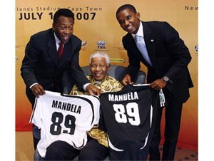 Pelé and Eto'o in Awe of Mandela ảnh 1