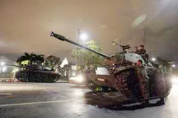 Lực lượng đảo chính tuyên bố lập chính phủ mới