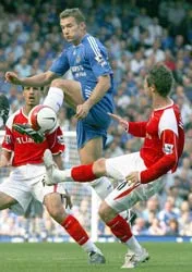 HLV Ancelotti ủng hộ Sheva ảnh 1