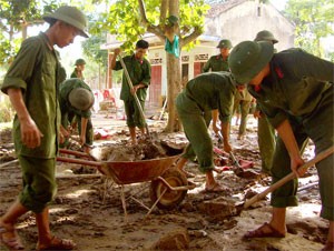 Flood Relief Comes to Quang Binh ảnh 1