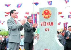 Khánh thành cột mốc biên giới đất liền đầu tiên Việt Nam - Campuchia