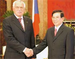 Ký kết 6 văn kiện hợp tác