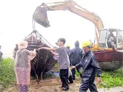 Cuồng phong lại đến miền Trung! ảnh 3