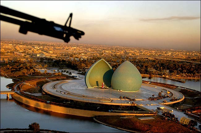 US Air Strike in Baghdad Kills 14 Sleeping Civilians ảnh 1