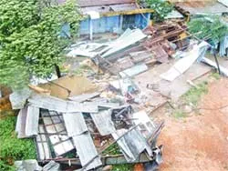 Bão số 6 tàn phá thảm khốc miền Trung ảnh 2