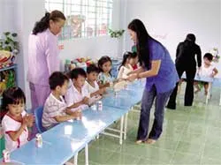 Kinh doanh gắn với công tác xã hội