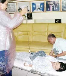 Bằng tiến sĩ y khoa của BS Nguyễn Xuân Ái có dấu hiệu bất thường