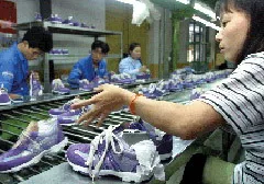 Giày mũ da trước việc bị áp thuế 10% vào EU: Chuyển hướng