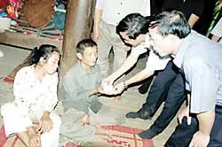 Nỗi đau tột cùng nơi bản xa ảnh 2