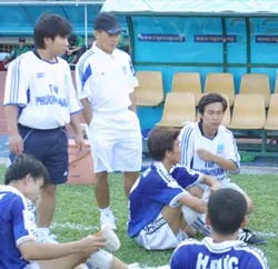 Bàn về chuyển và nhượng trong bóng đá Việt Nam ảnh 1