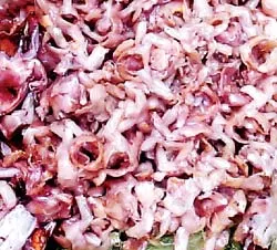 Bù tọt xào sả dừa