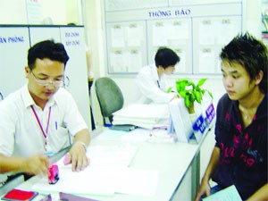 District Five Speeds Up Administrative Reform ảnh 1