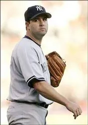 Cái chết của một cầu thủ bóng chày mê... bay đến điên cuồng ảnh 1