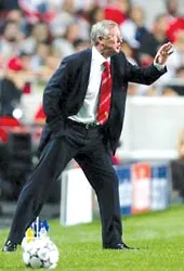 HLV Alex Ferguson ủng hộ Steven McClaren ảnh 1