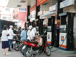 Giá xăng sẽ khó giảm