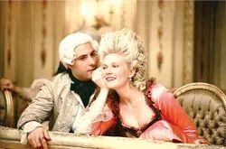 Tái hiện nguyên mẫu hay  sáng tạo?